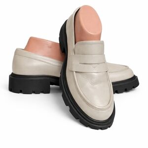 Miz Mooz Neutral leather lug sole loafers
40